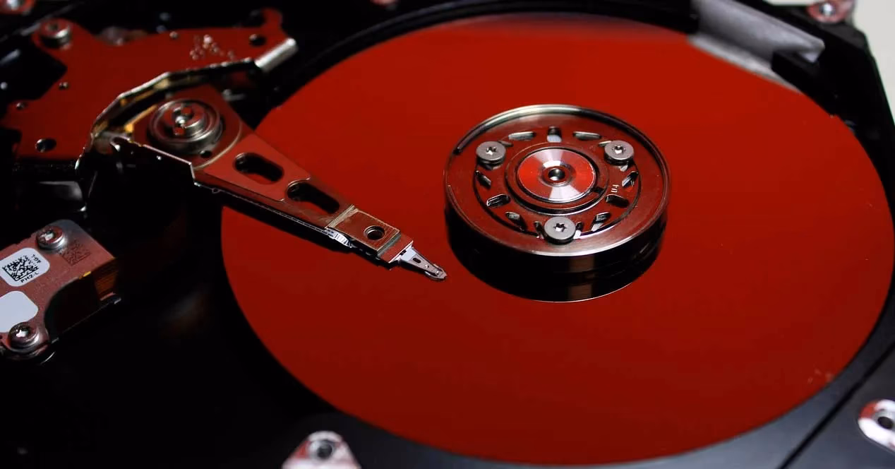 ¿Cómo acelerar el rendimiento de un disco duro?