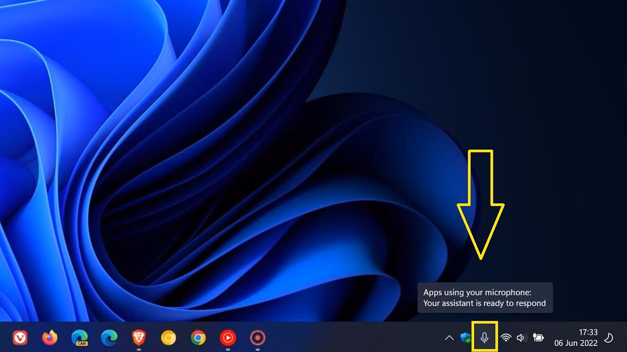 How do I change microphone settings on Windows 10?