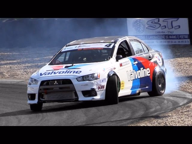 Is Mitsubishi Lancer Evo IX drifting?