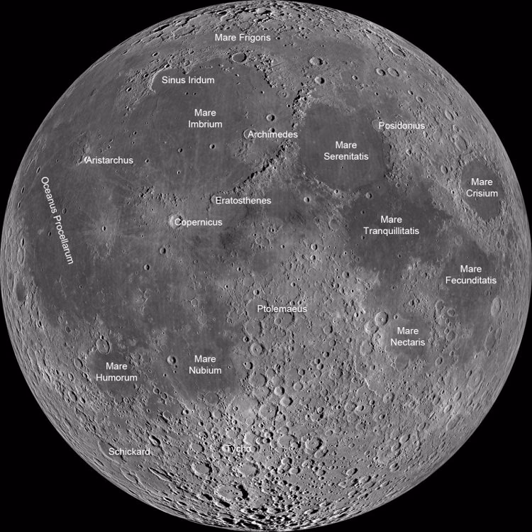 How many maps are there in the VTM map of the Moon?