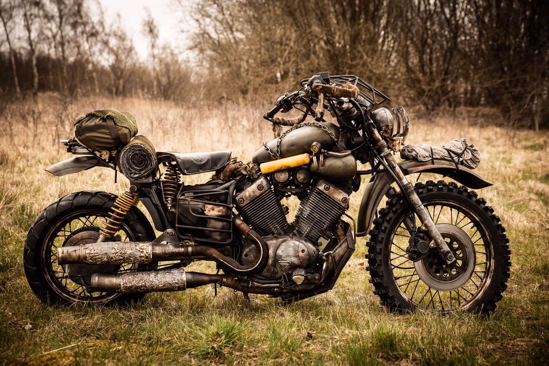 ¿Cómo aplicar mejoras y elementos cosméticos en la moto de Days Gone?