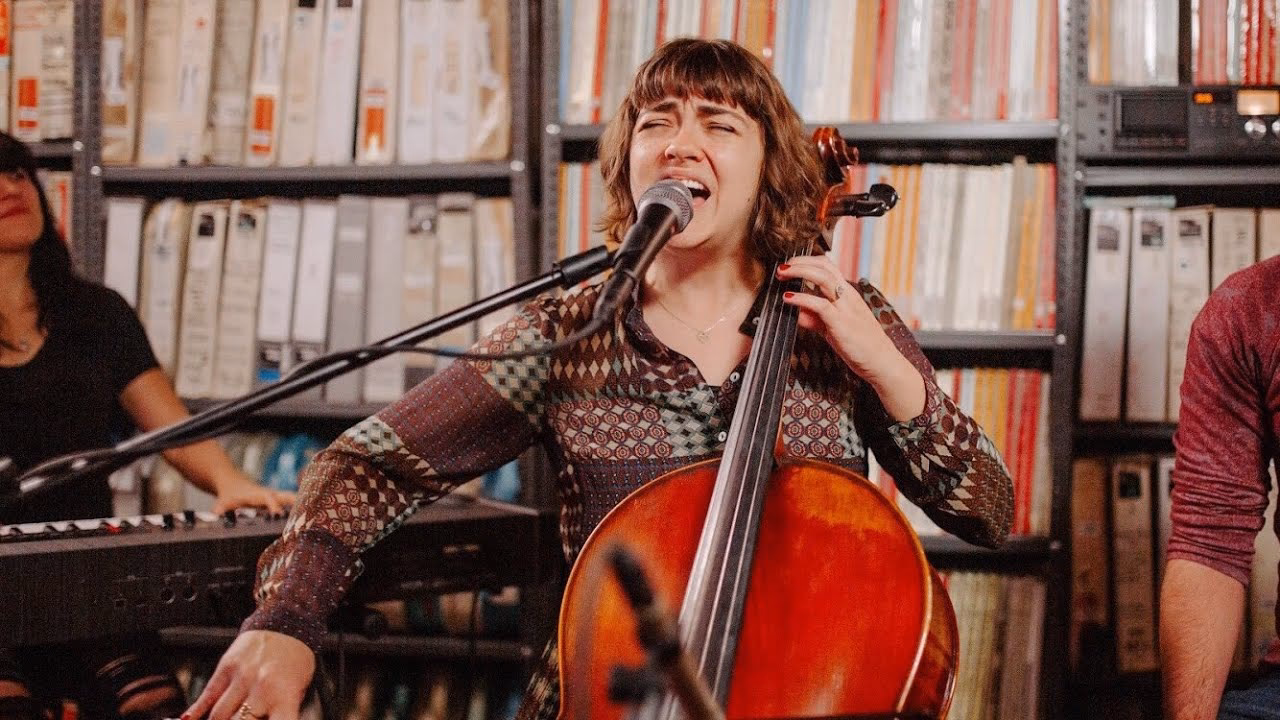What is Neyla Pekarek’s age?