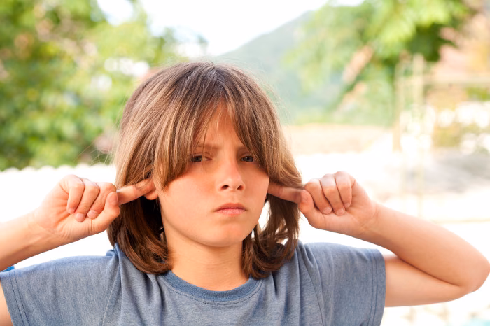 What should I do if I have a noise problem in Spain?
