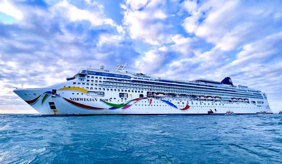 What time does Norwegian Dawn arrive in 2026?