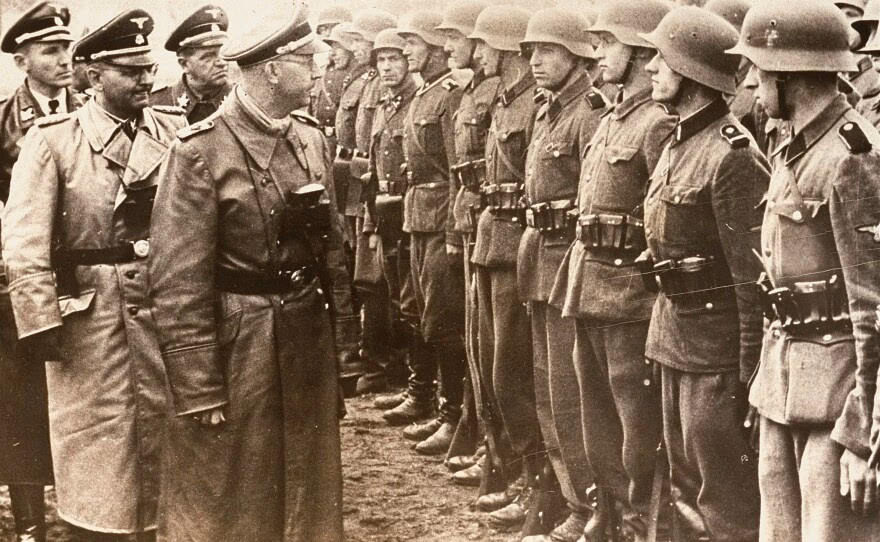 How does the SS select officers?