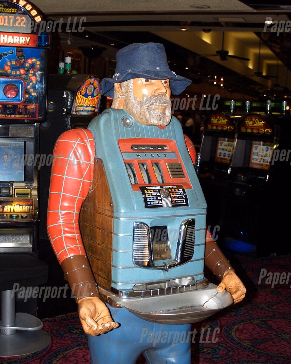 How do you play the one armed bandit slot game?