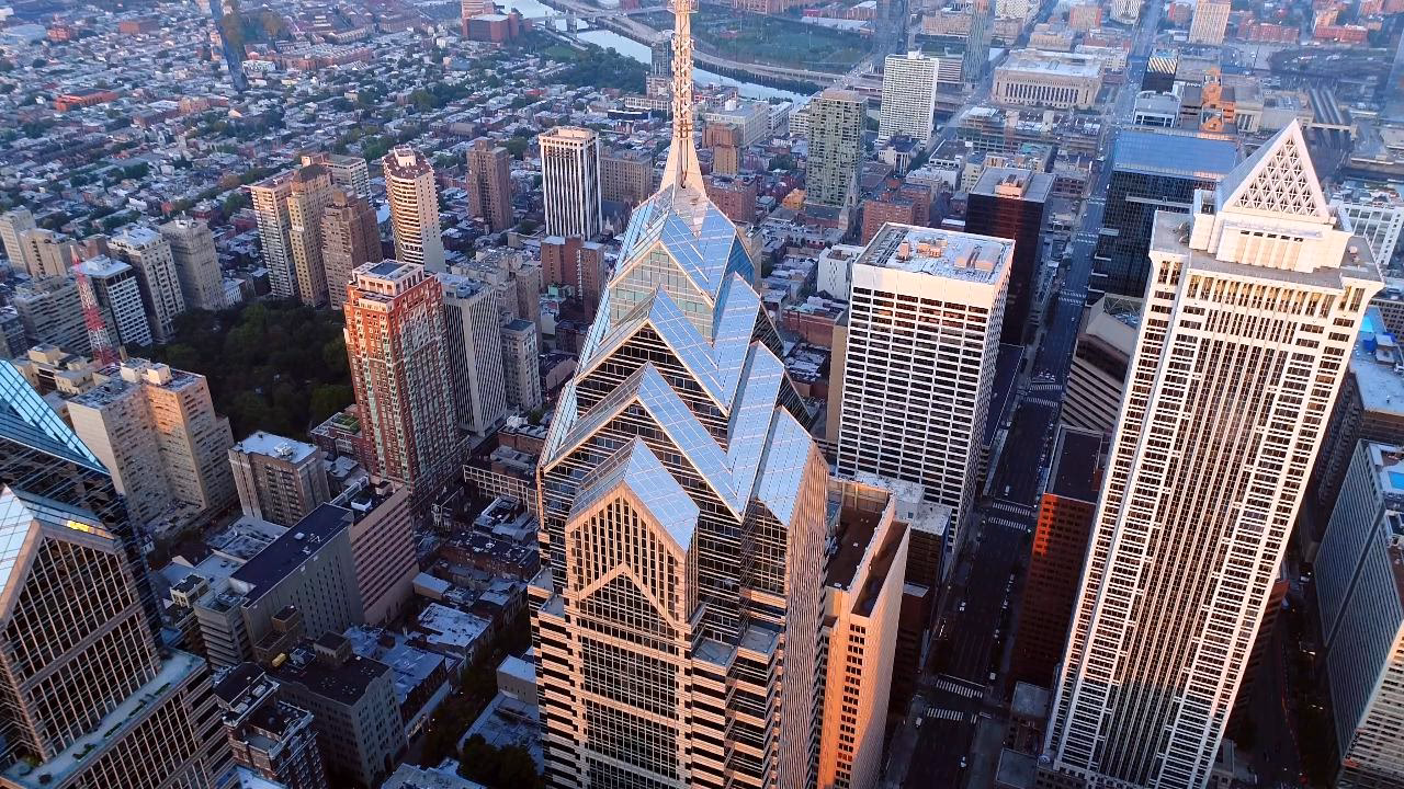 Who owns one Liberty Plaza?