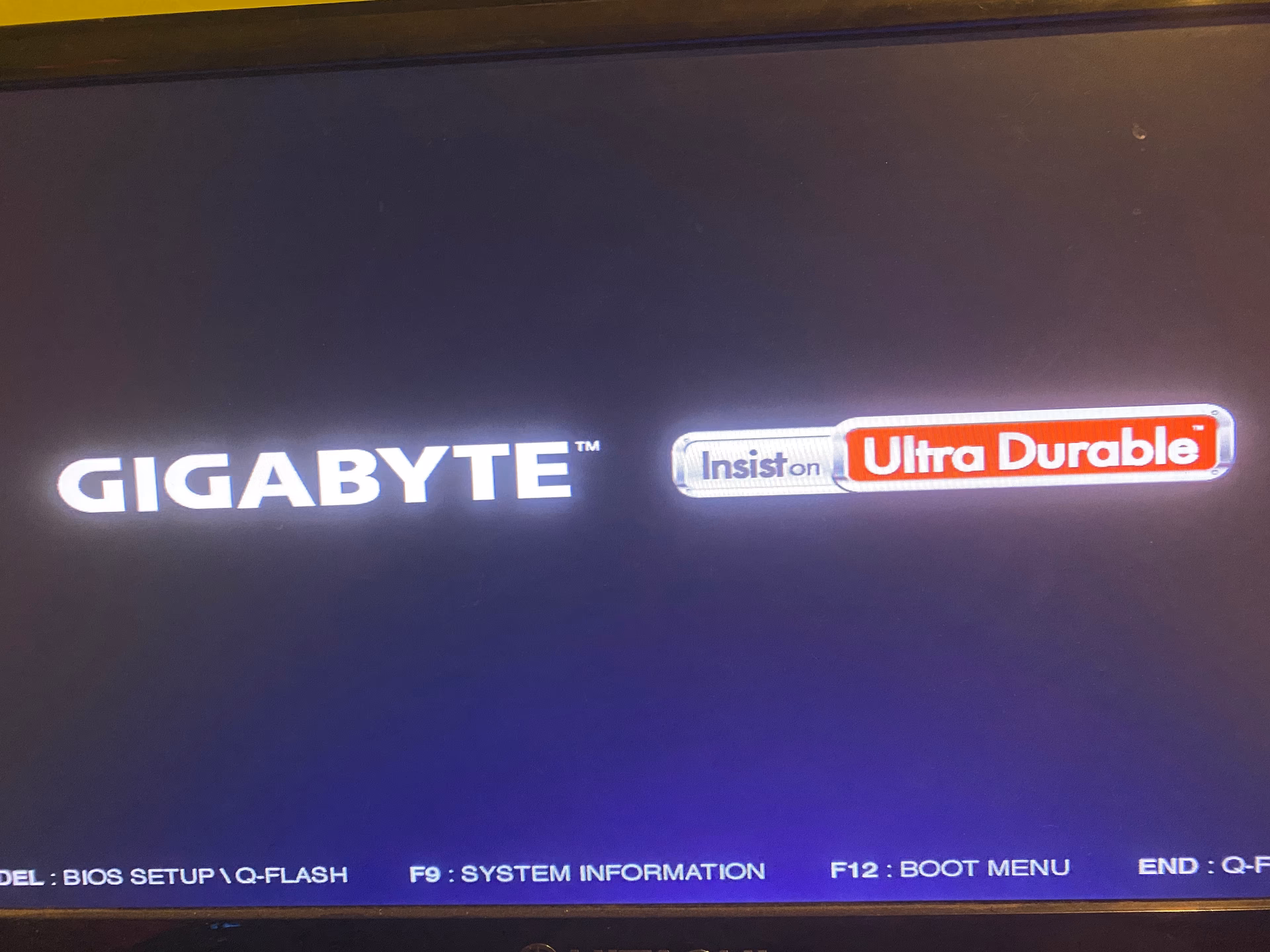 ¿Cómo quitar el logo de inicio de Windows 10?