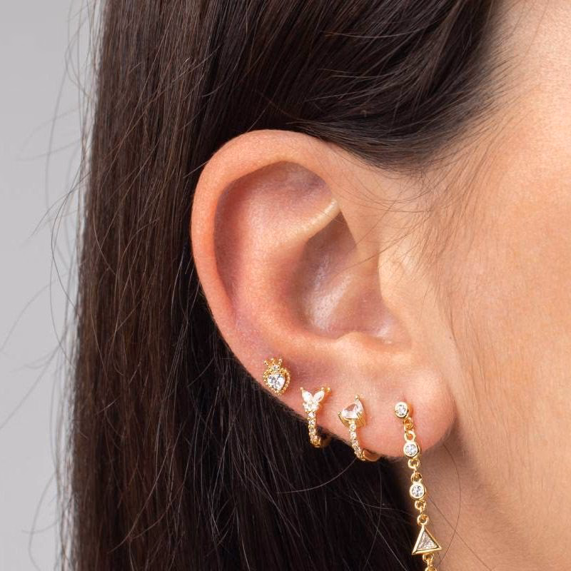 ¿Dónde hacer agujeros para pendientes en bebés?