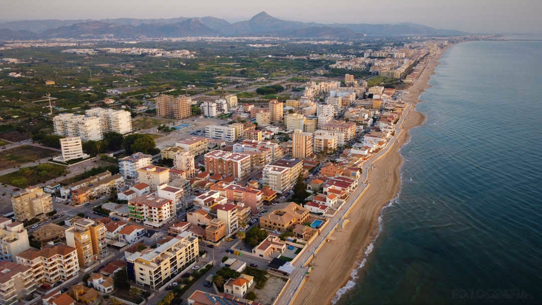 ¿Qué es la playa de Piles?