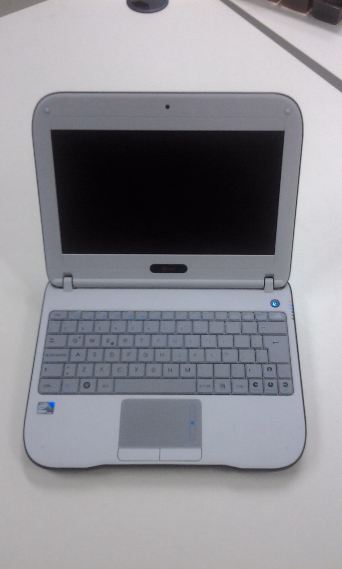 ¿Qué requisitos se necesitan para acceder a una netbook gratuita?