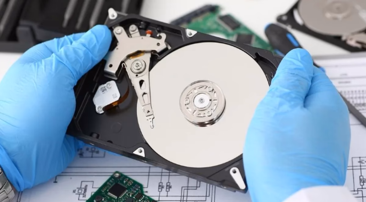 ¿Qué es la desfragmentación de un disco duro?