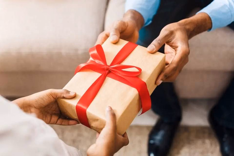 ¿Por qué se da un regalo?