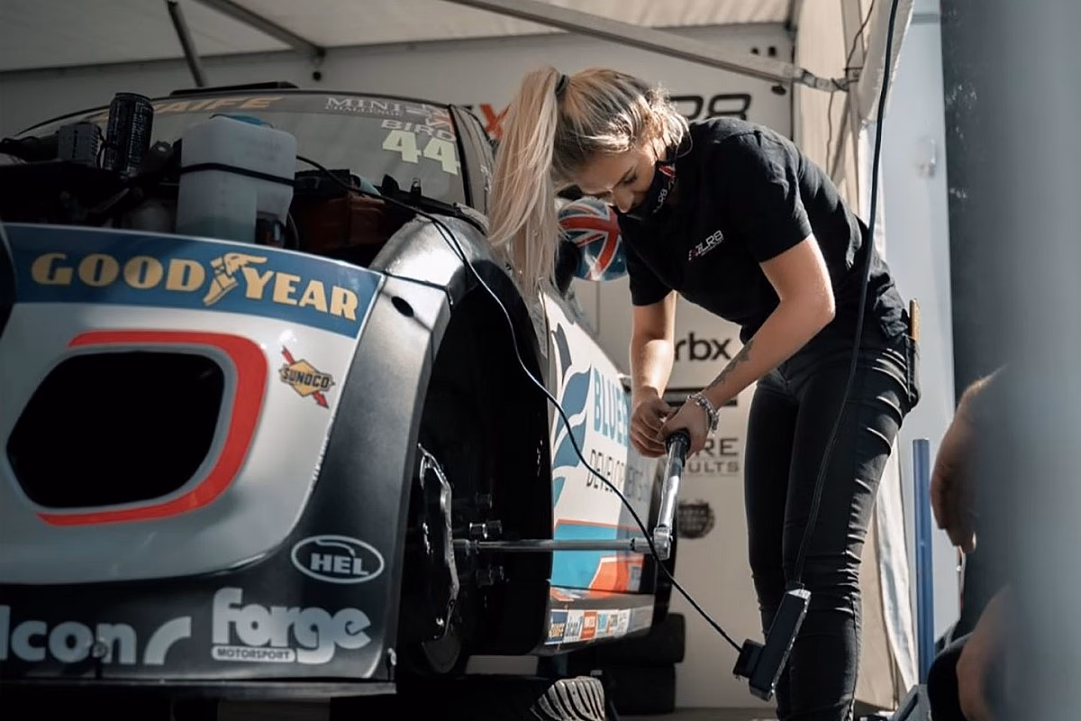 What is Car Mechanic Simulator racing?