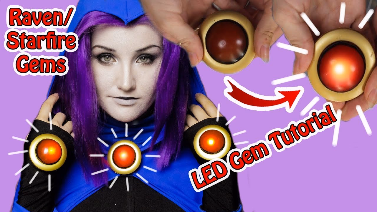 Does Raven have a gem on her forehead?