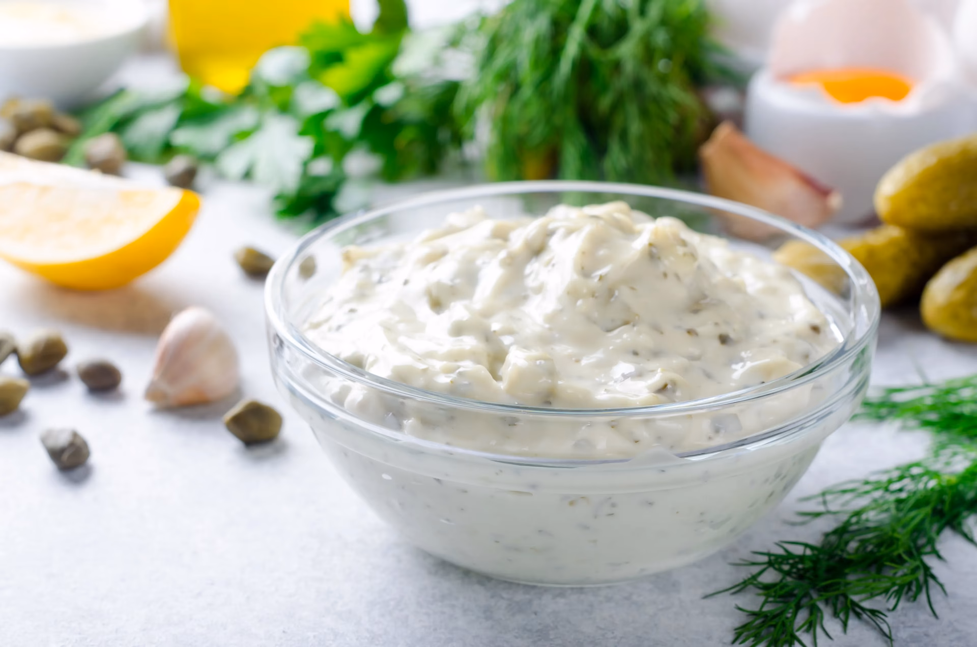 ¿Cuál es la diferencia entre salsa tártara y mayonesa?