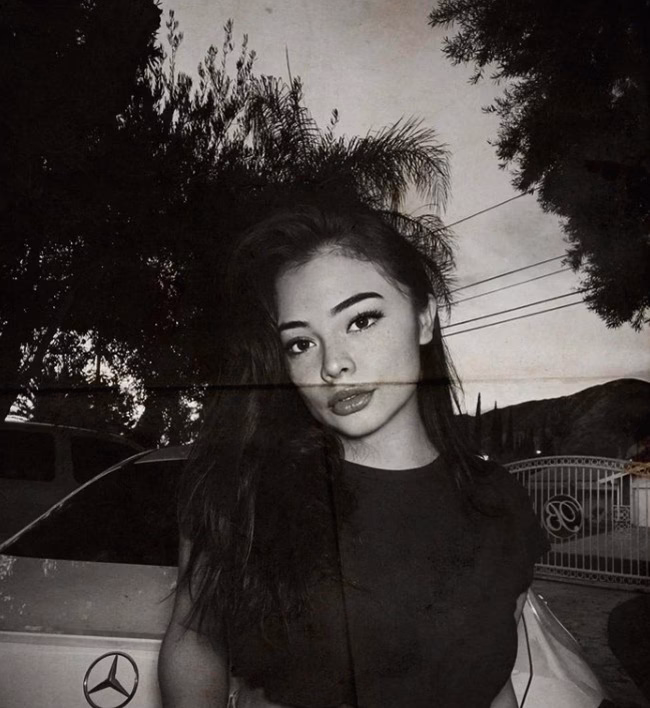 Where can I find Samantha Eve's official socials?