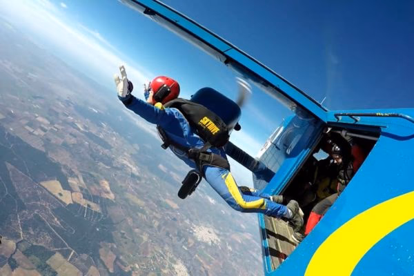 ¿Qué pasó con el paracaídas principal de Skydive?