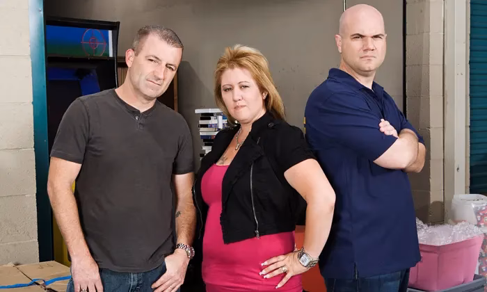 Where can I watch Storage Hunters US?