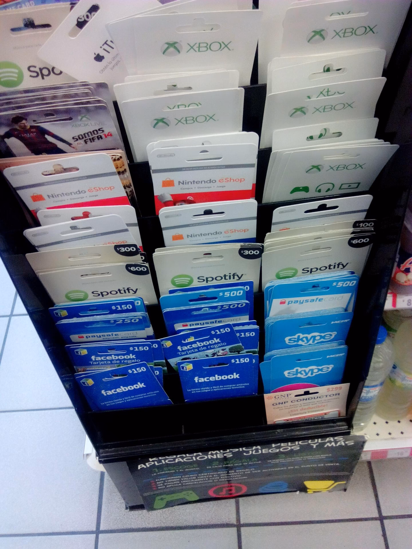 ¿Qué ofrece la tarjeta Paramount Oxxo?