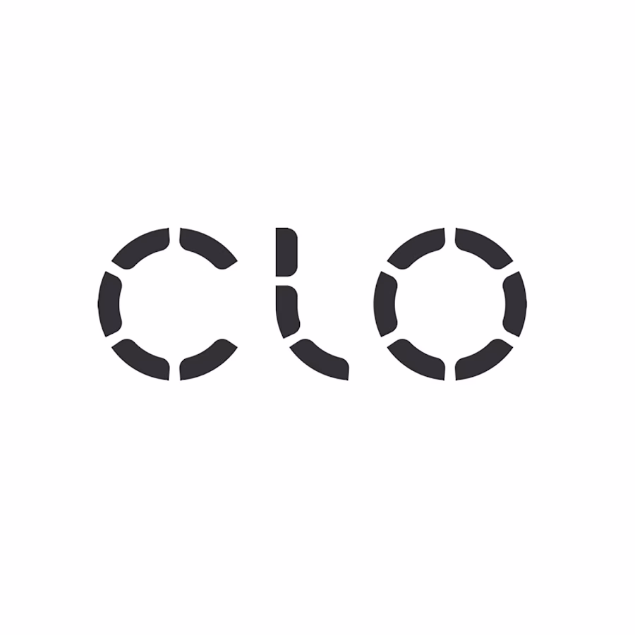 What distinguishes a ClO from a bank loan fund?