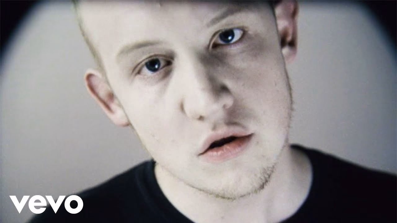 What is the story behind the fray's 'how to save a life'?