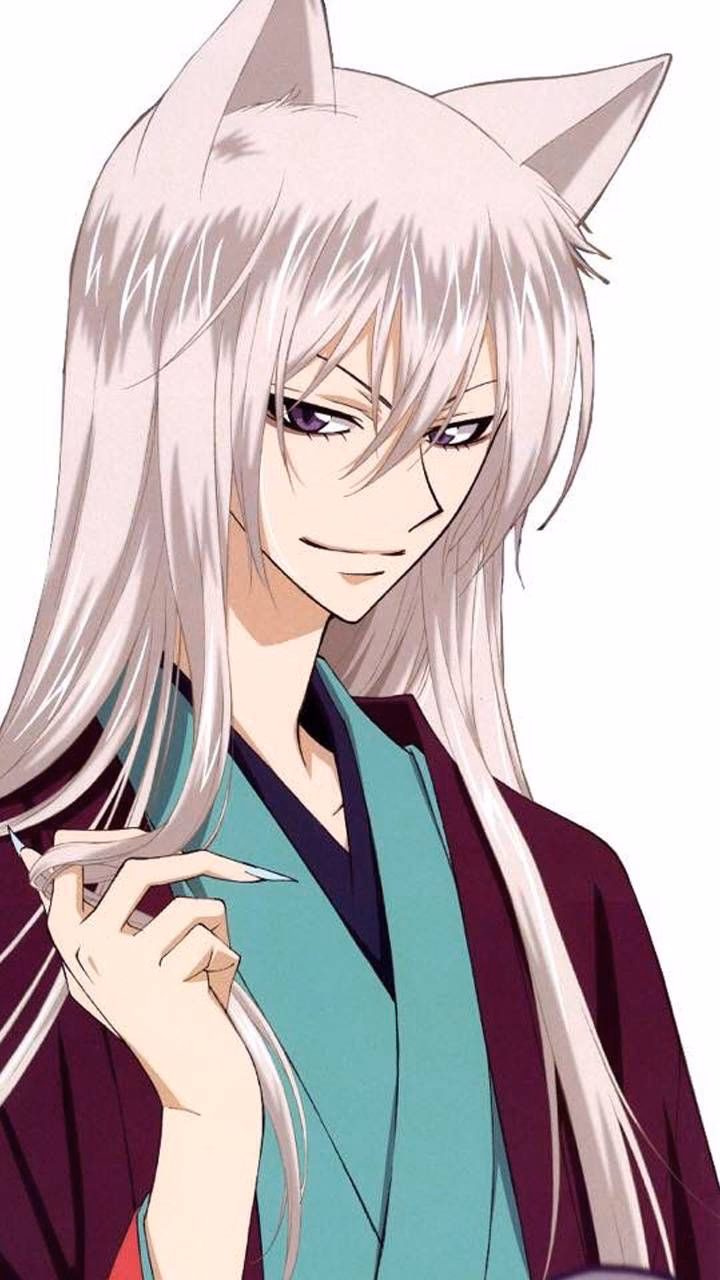 Is Tomoe a familiar to Mikage?