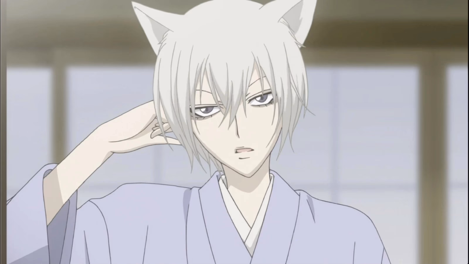 Is Tomoe a familiar to Mikage?