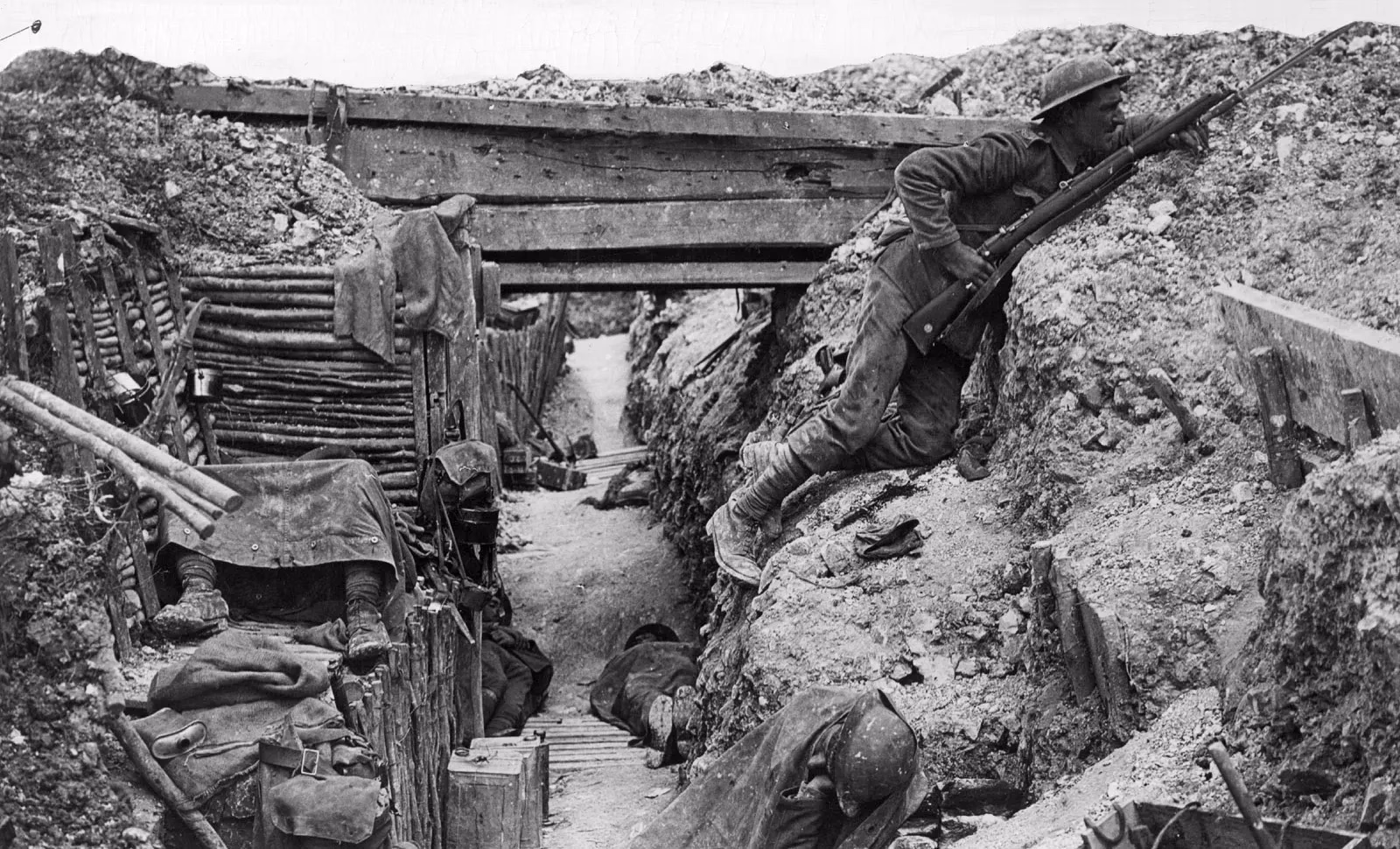 What is a trench in WW1?