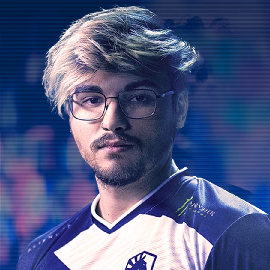 Who is liquid Twistzz?
