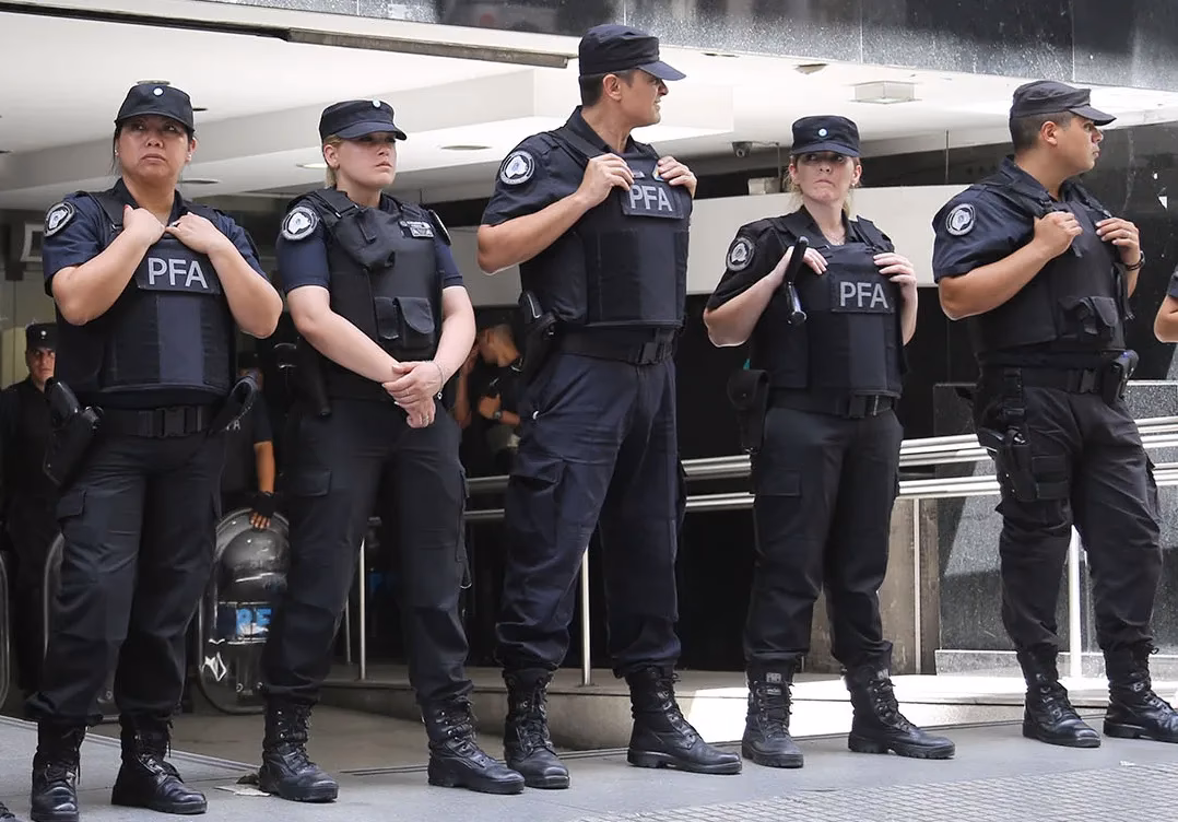 ¿Cuáles son los nuevos uniformes de la policía?