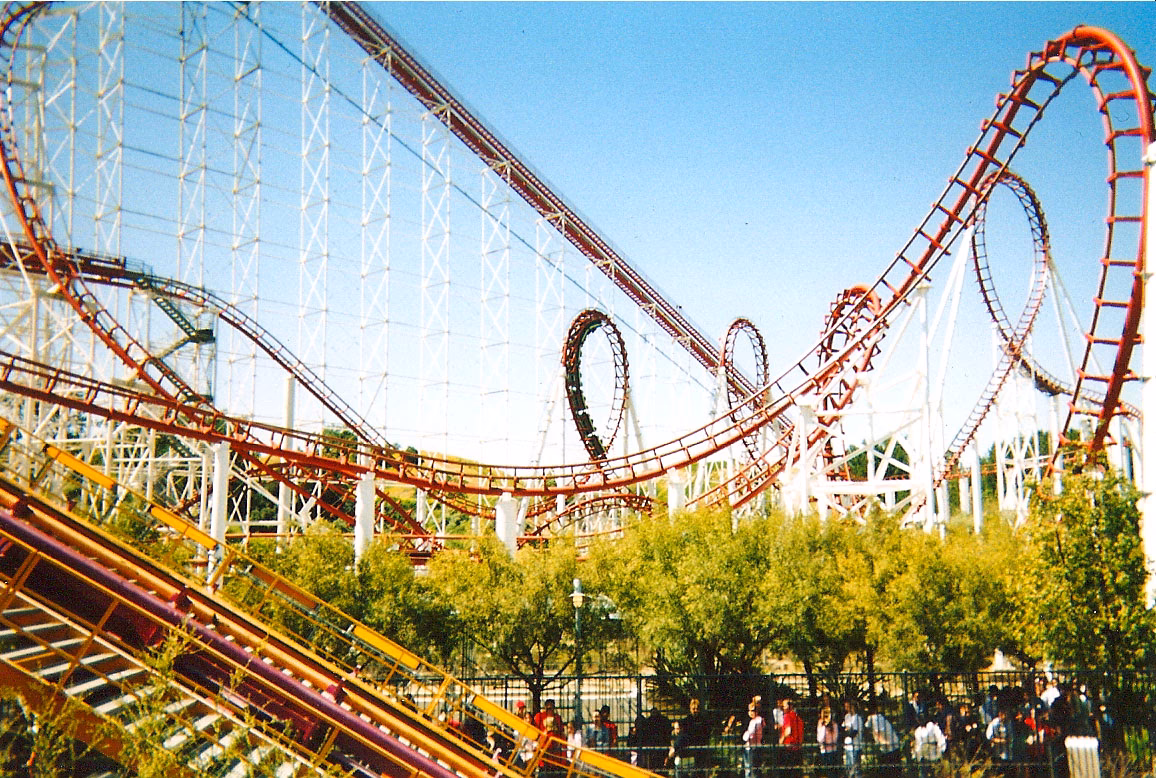 Where is Viper roller coaster located?