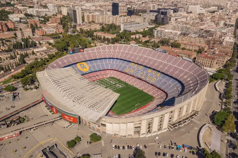 ¿Cómo proteger el espacio aéreo del Camp Nou?