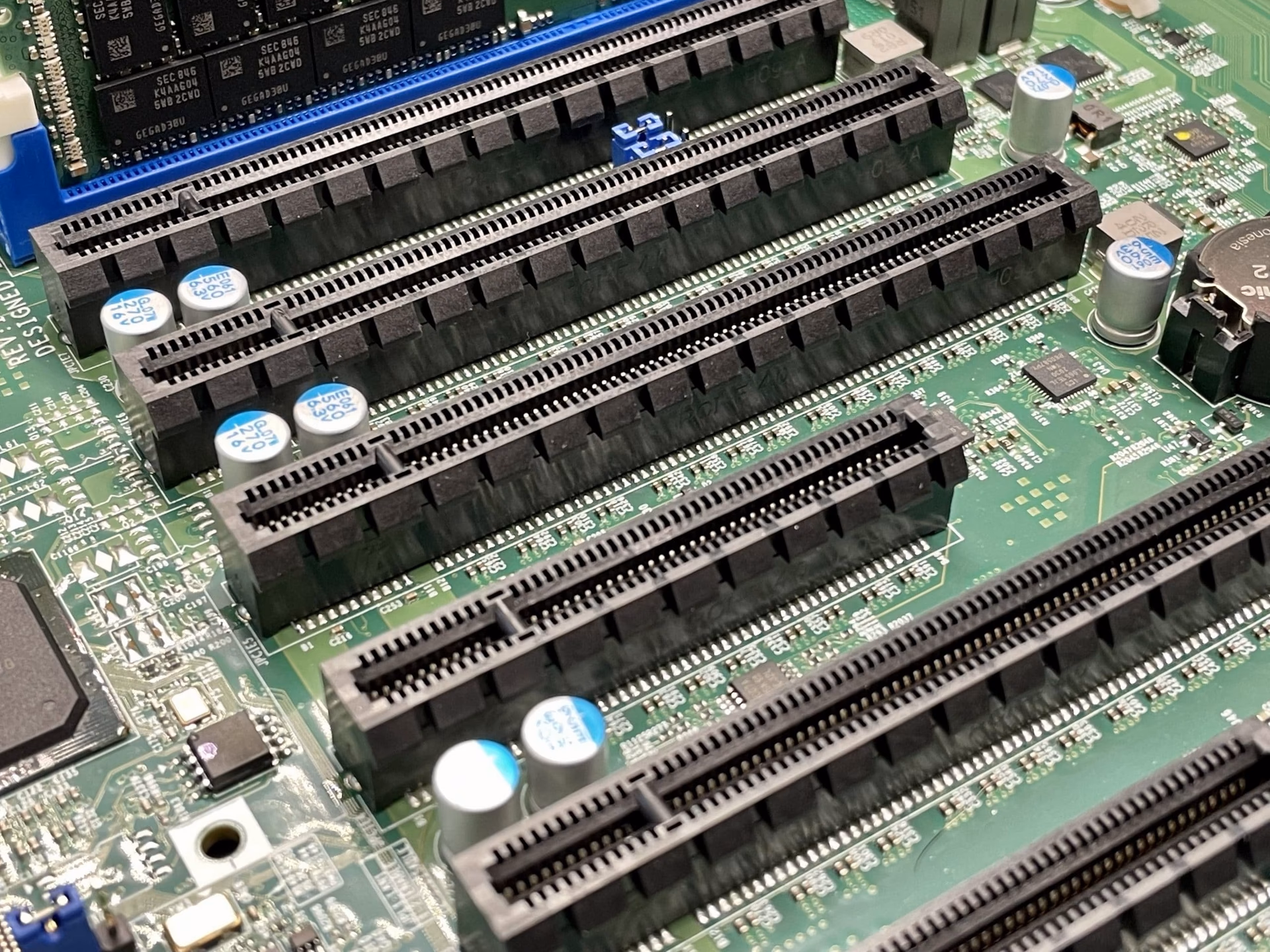What types of PCI cards are used?