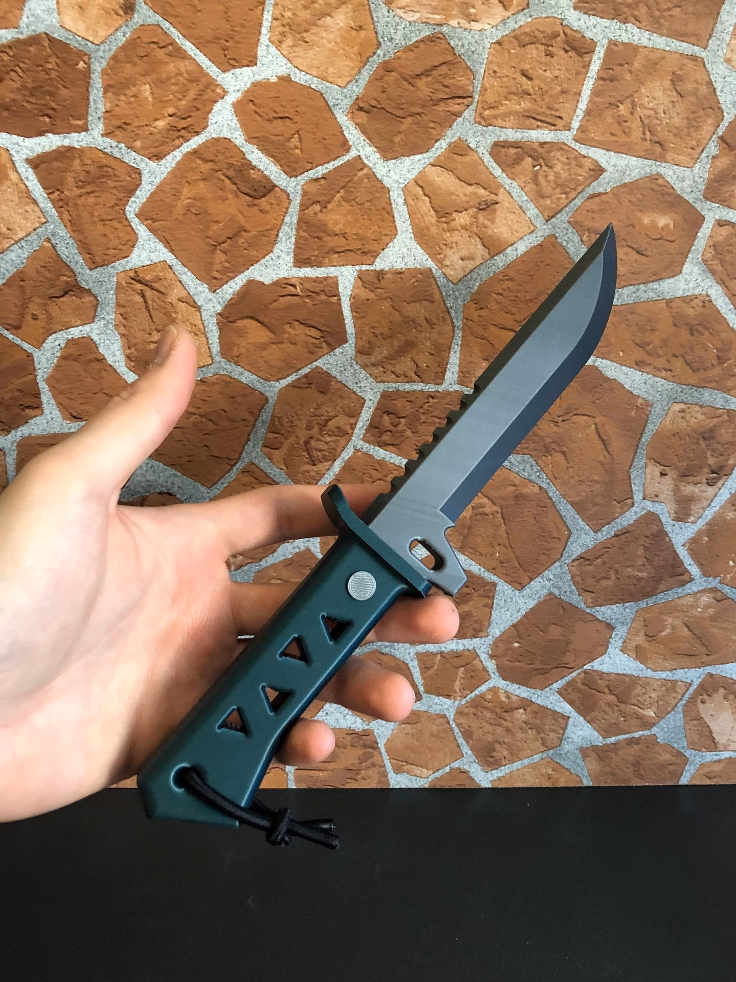 Is the xenohunter knife a bad skin?