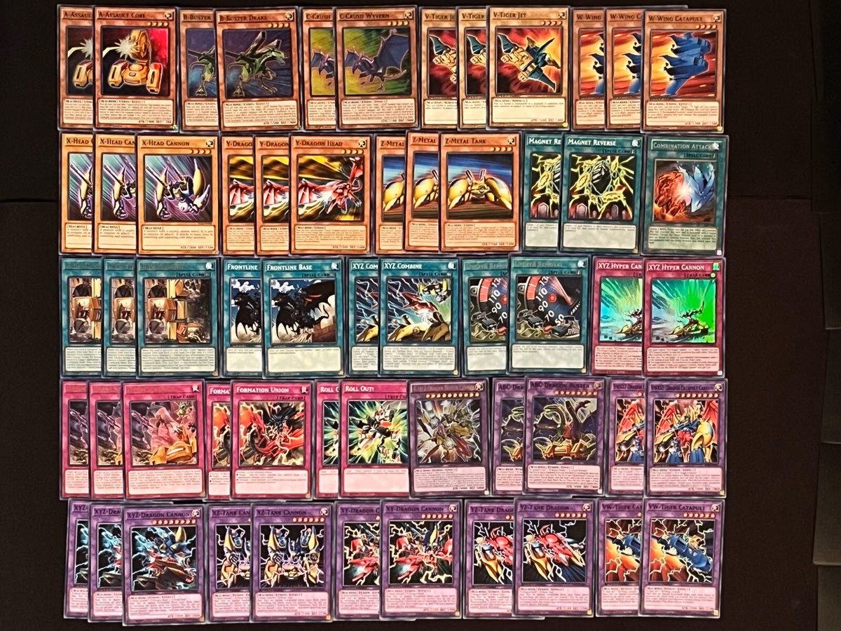 How many Yugioh cards are in XYZ deck 2025?